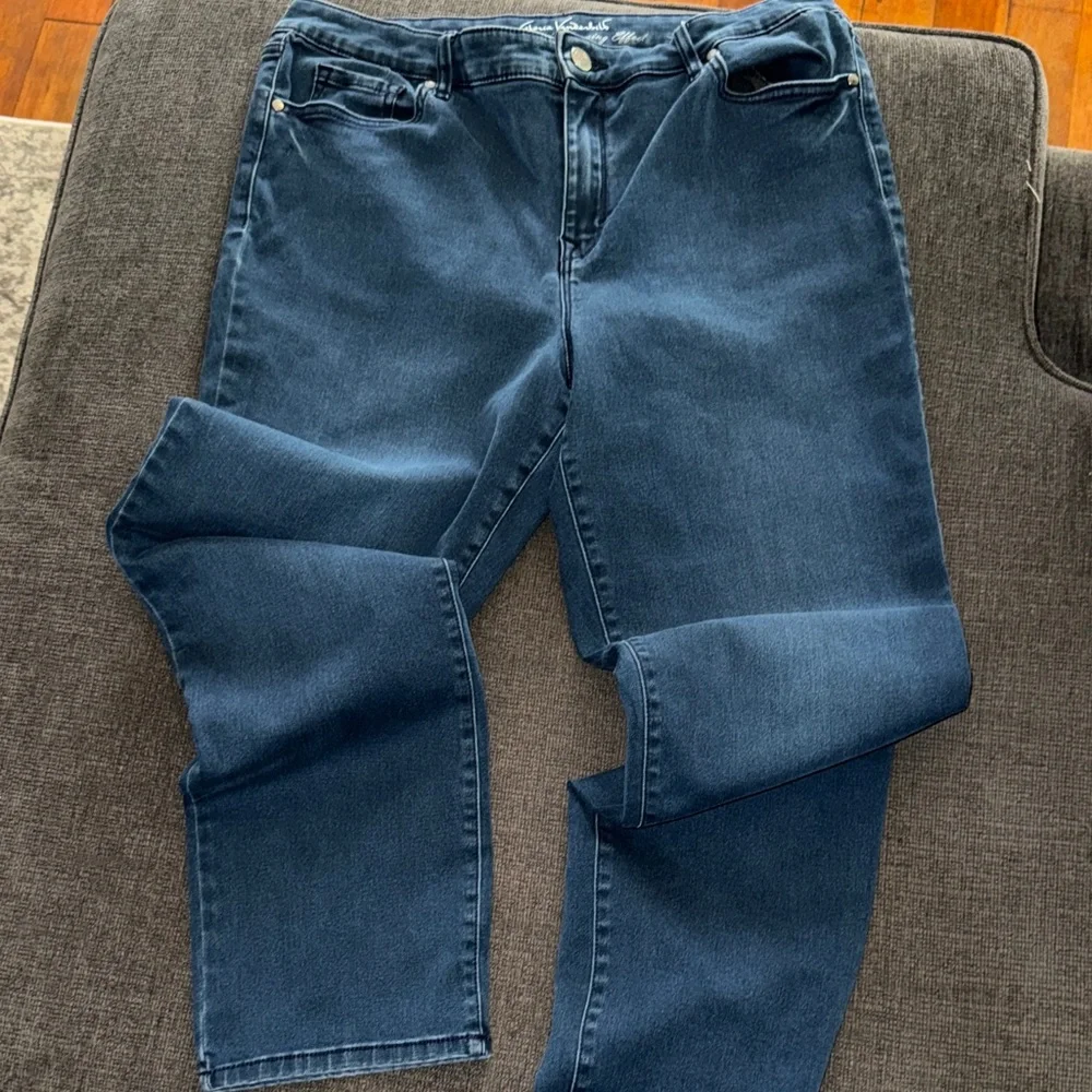 Gloria Vanderbilt All-Around Slimming Effect Bridget Slim Leg Jeans size 18S - Picture 2 of 4